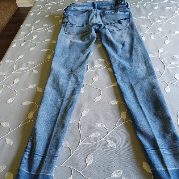 American Eagle Distressed Jeans - Picture 2 of 5